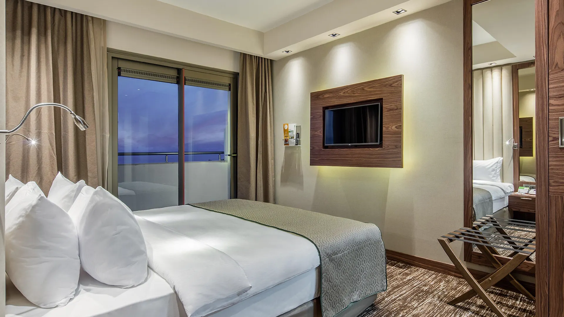 Holiday Inn Antalya - Lara By Ihg