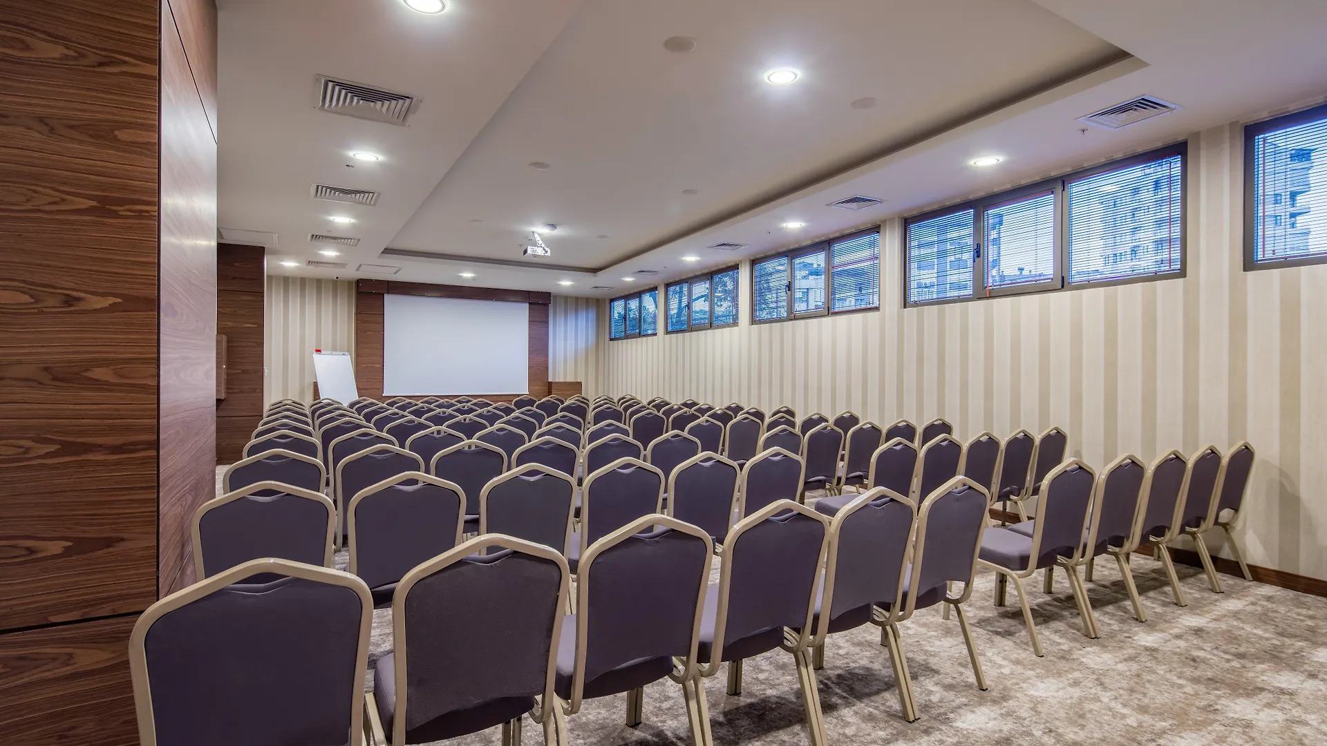 Holiday Inn Antalya - Lara By Ihg