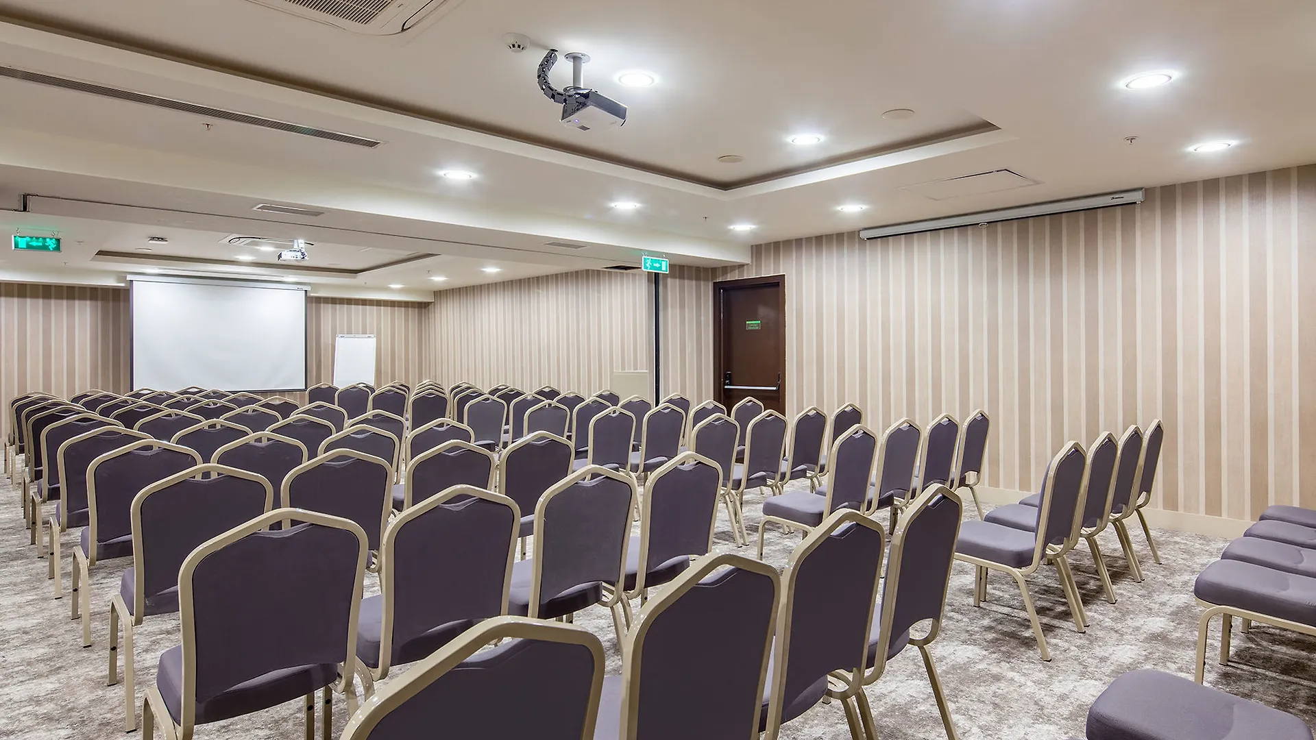 Holiday Inn Antalya - Lara By Ihg 5*,  Turecko